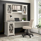 Scrivania Lennox Farmhouse con Credenza e Mobile Contenitore di Bush Furniture