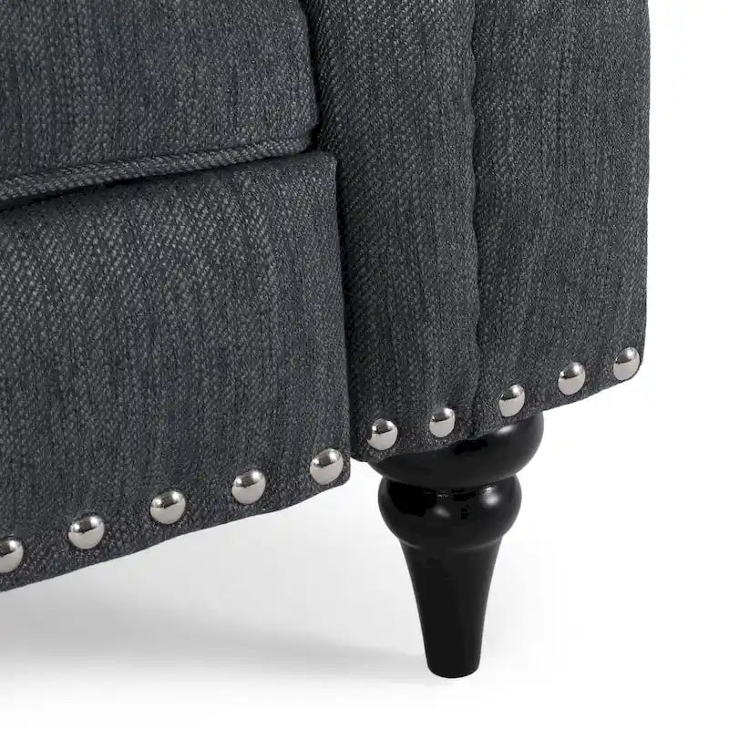 Poltrona reclinabile in tessuto e legno di gomma con borchie decorative
