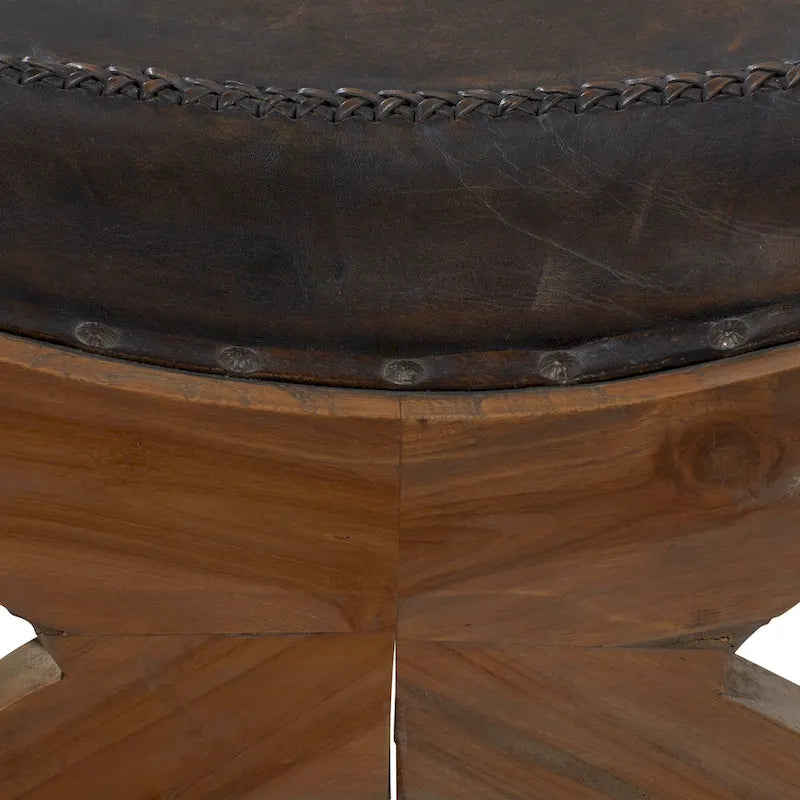 Poltrona d'accento in legno di Teak fatta a mano e rivestita in pelle con poggiapiedi - Marrone o Nera